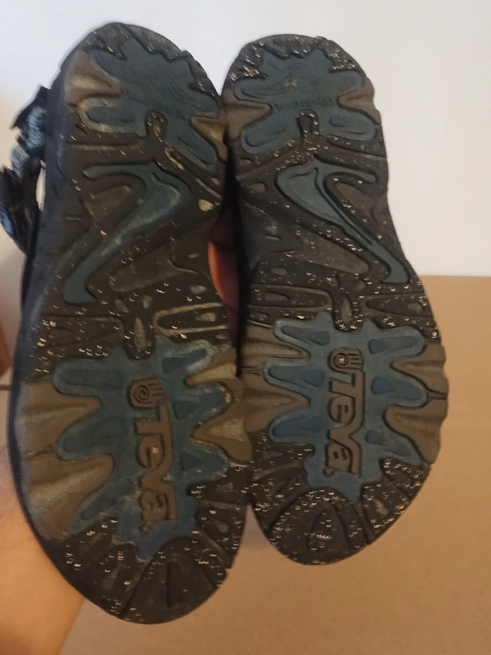Teva Men's USA size 10/UK size 8.5 Black Blue terradactyl Outdoor Sport Sandals